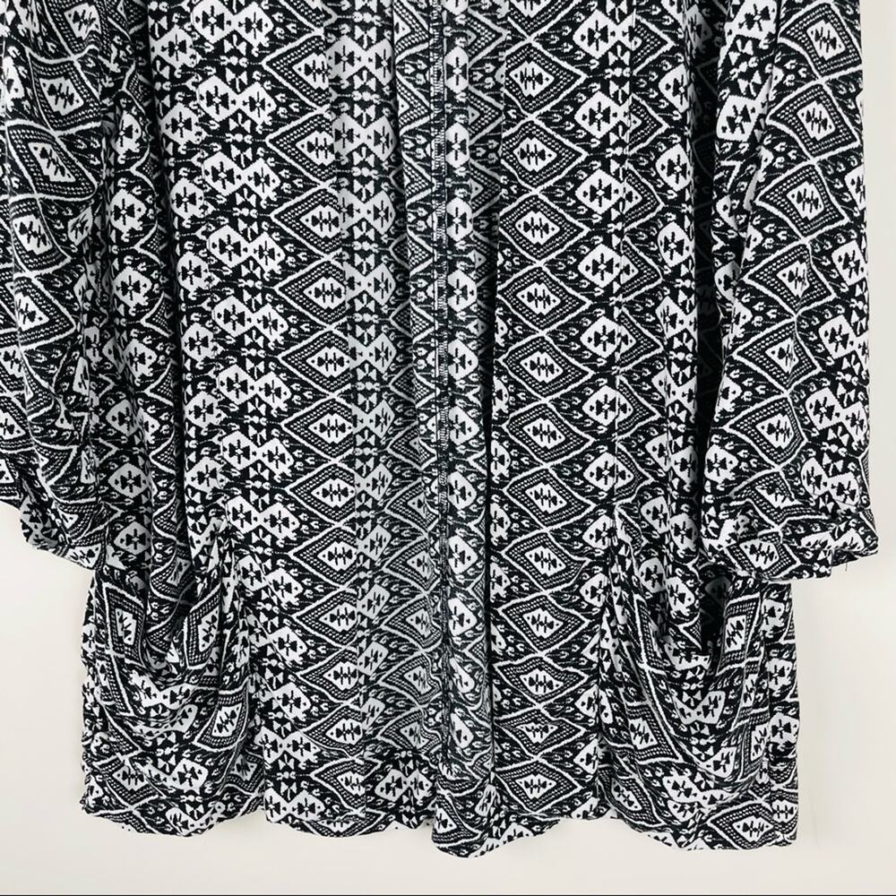 Hollister black white tribal southwest geometric lightweight cardigan top medium - Picture 3 of 9